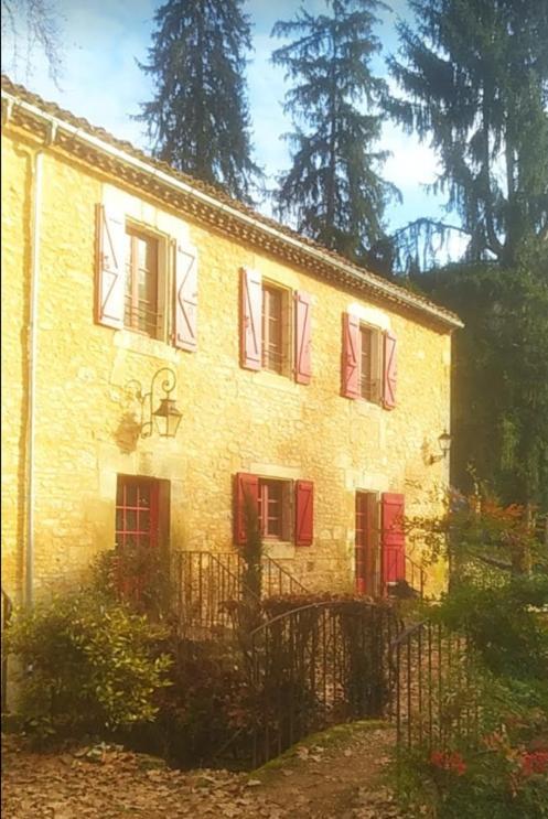 Domaine De La Barde In The Old Walnut Mill And Forge Apartment