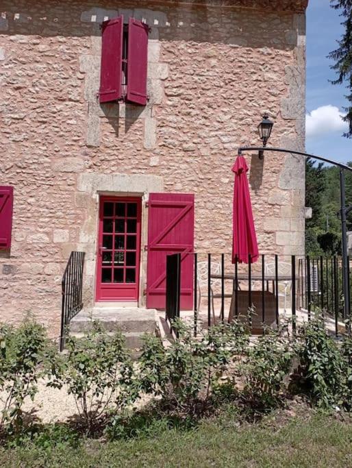 Domaine De La Barde In The Old Walnut Mill And Forge Apartment Le Bugue