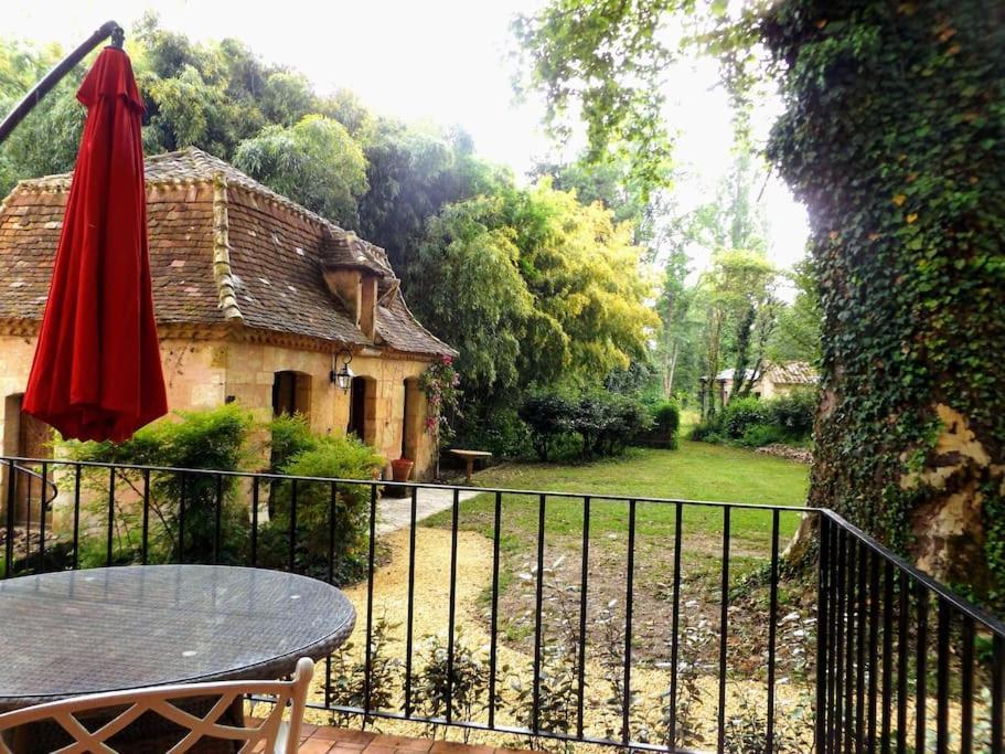 Domaine De La Barde In The Old Walnut Mill And Forge Le Bugue