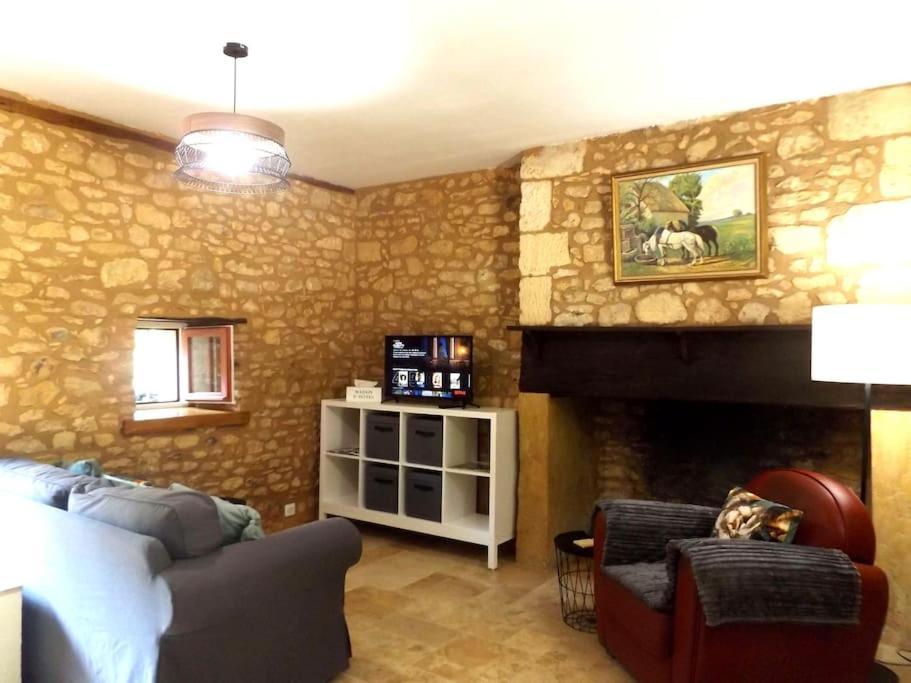 Domaine De La Barde In The Old Walnut Mill And Forge