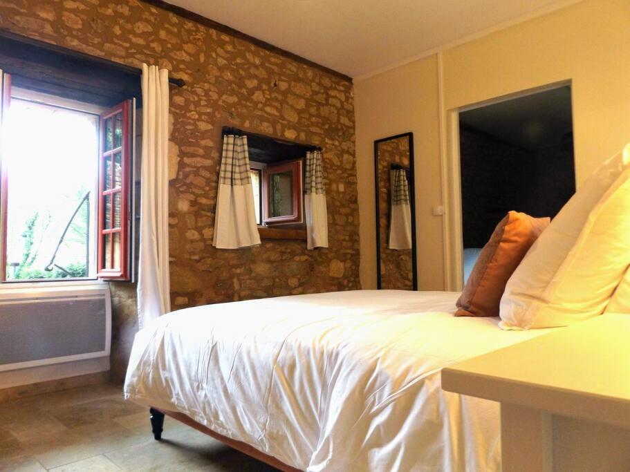 Domaine De La Barde In The Old Walnut Mill And Forge Apartment *